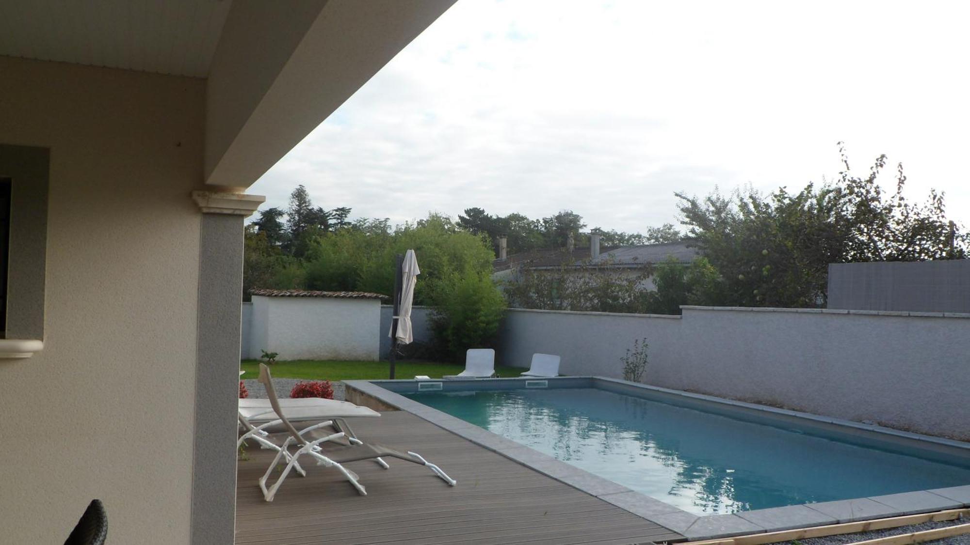 Le Clos Du Pontet Orlienas Exterior photo